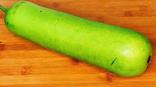 吃付瓜削皮吗,削皮还是直接啃?揭秘瓜果食用小常识