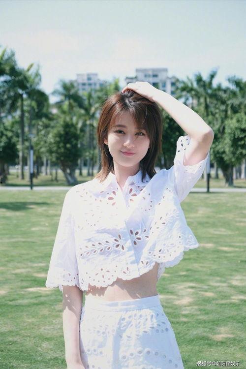 夏木和卷毛吃瓜